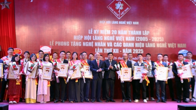 Vinh danh 153 nghệ nhân, tiếp sức bảo tồn làng nghề Việt