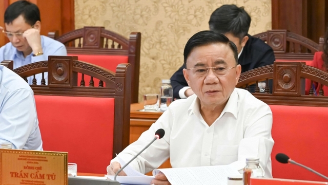 Ông Trần Cẩm Tú chủ trì họp Thường trực Tiểu ban Tổ chức phục vụ Đại hội 14