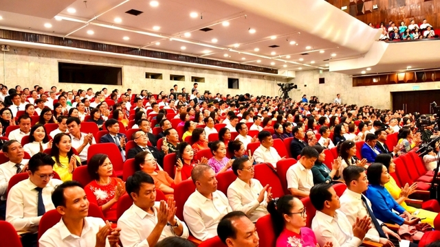 Tôn vinh những tấm gương yêu nước tiêu biểu, cổ vũ sức mạnh khối đại đoàn kết