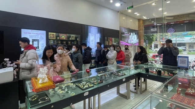 Giá bạc hôm nay 4/2: Bạc trong nước tiếp tục tăng