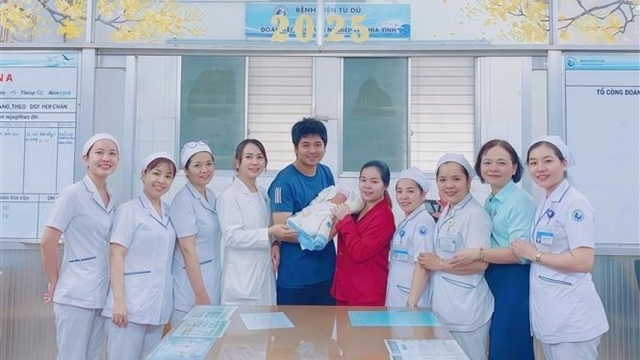 Tu Du Hospital saves newborn in extremely rare twin pregnancy case