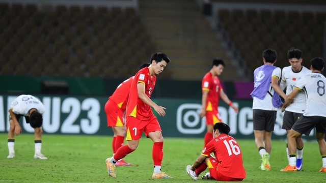 Đình Bắc, Lý Đức xin lỗi người hâm mộ sau trận U23 Việt Nam thua U23 Trung Quốc