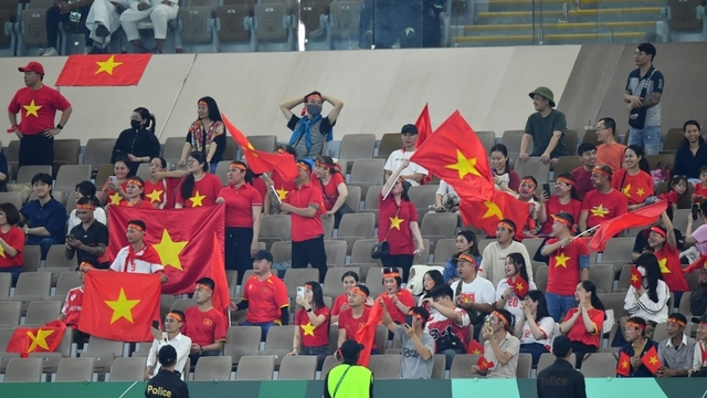 Nhiều CĐV Việt Nam chi hàng trăm triệu đồng sang Saudi Arabia cổ vũ U23 Việt Nam