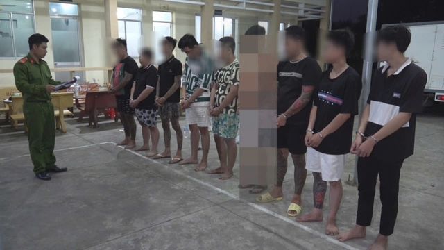 Nóng 24h ngày 15/1: Khởi tố nhóm côn đồ xông vào quán ăn bắt cóc con nợ