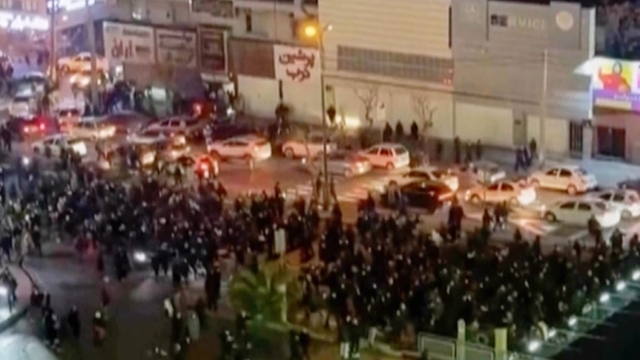 Ông Trump kêu gọi người biểu tình Iran kiểm soát các thể chế nhà nước