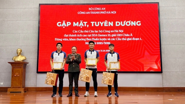 CLB CAHN tuyên dương Đình Bắc và dàn sao U23 Việt Nam