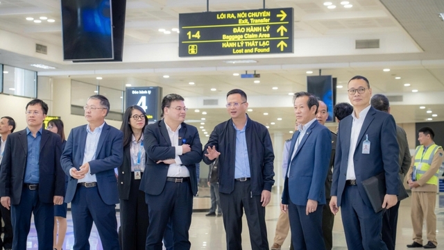 Cục Hàng không kiểm tra sân bay chuẩn bị phục vụ Đại hội Đảng và Tết Nguyên đán