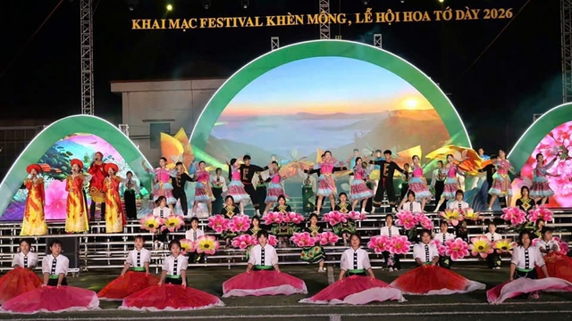 Tưng bừng “Lễ hội khèn hoa” ở vùng cao Mù Cang Chải