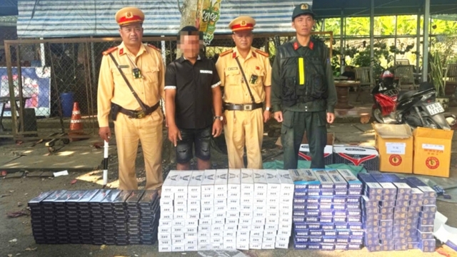 Bắt quả tang vụ vận chuyển hàng nghìn bao thuốc lá lậu