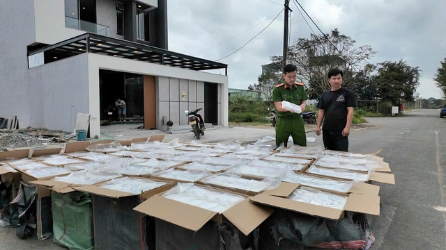 Phát hiện xe tải chở số lượng lớn thuốc lá điếu nhập lậu