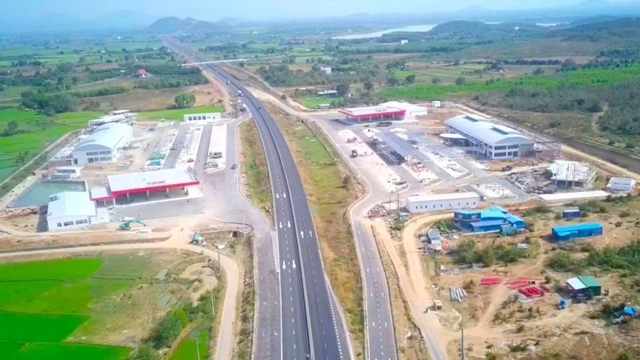 Cục Đường bộ ra “tối hậu thư” với trạm dừng nghỉ cao tốc chậm tiến độ