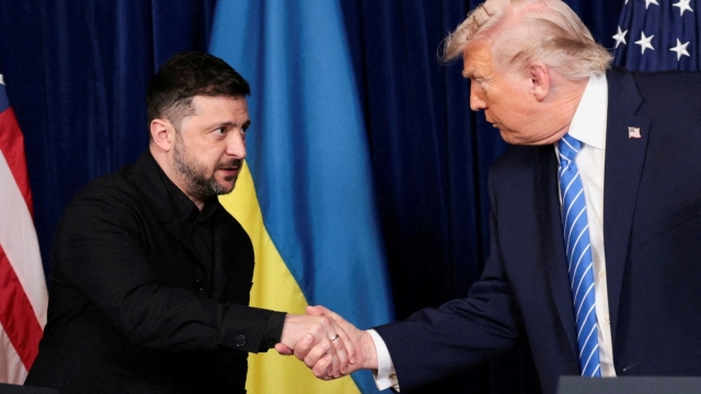 Ông Zelensky gửi thư khẩn cho ông Trump về khủng hoảng ở Ukraine