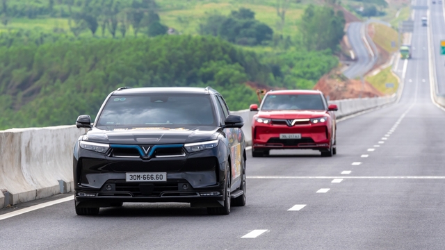 VinFast VF 9: “Ngôi nhà di động 4 khủng” cho doanh nhân giá tương đương SUV cỡ D