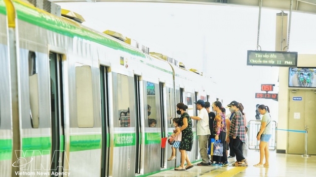 Hanoi Metro adjusts peak hours, train schedules on two urban railway lines