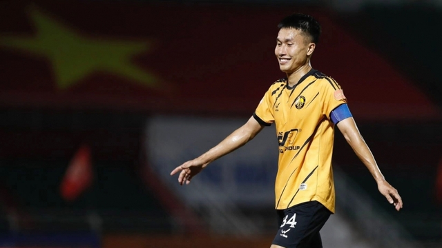 Doãn Ngọc Tân bất ngờ vắng bóng trong trận đấu với CAHN