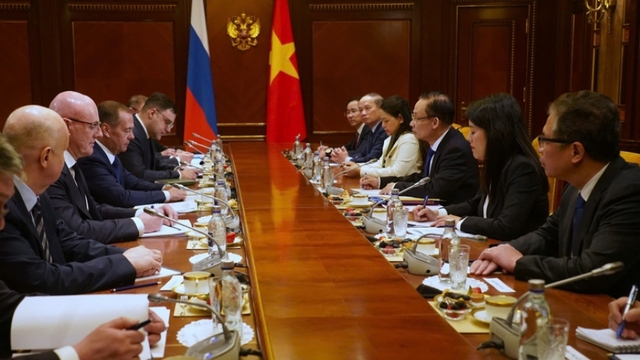 Party chief’s special envoy meets leaders of Russian parties in Moscow