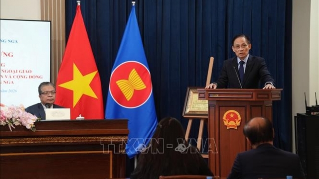 Party chief’s envoy briefs Vietnamese community in Russia on 14th Party Congress