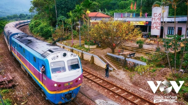 Hết Tết: Quay về thành phố, cần lưu ý gì khi đi tàu hỏa?