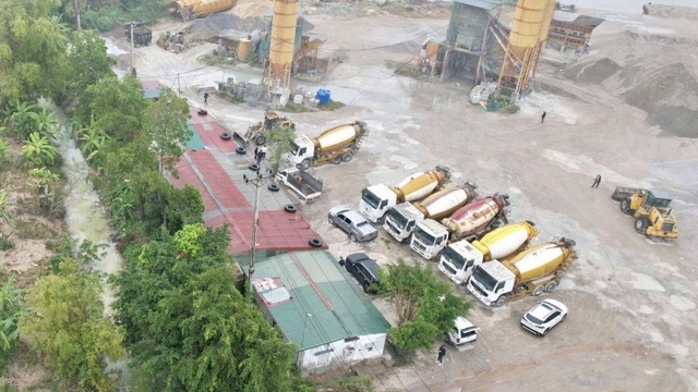 Khởi tố Trạm trưởng trạm bê tông về tội “Gây ô nhiễm môi trường”