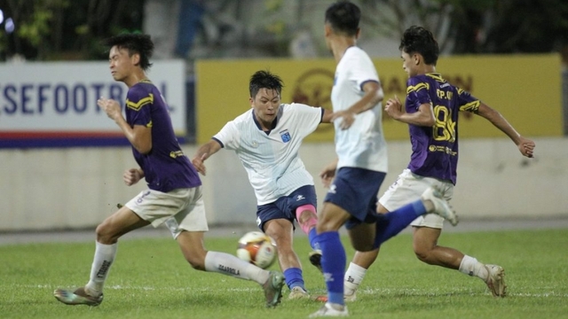 Cầu thủ Việt kiều và nhập tịch có thêm cơ hội tranh tài ở bóng đá Việt Nam