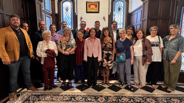 Embassy promoting information about Vietnam in Argentina