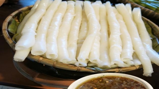 Món bánh lạ "gây sốt" phiên chợ vùng Đông Bắc