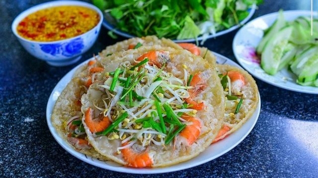 Michelin Guide highlights what makes Vietnam’s bánh xèo distinctive