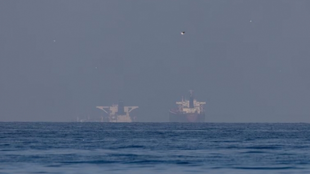 Iran cảnh báo đóng cửa Hormuz vô thời hạn nếu Mỹ tấn công hạ tầng năng lượng