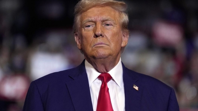 Ông Trump dọa dội bom hạ tầng then chốt nếu Iran không mở eo biển Hormuz