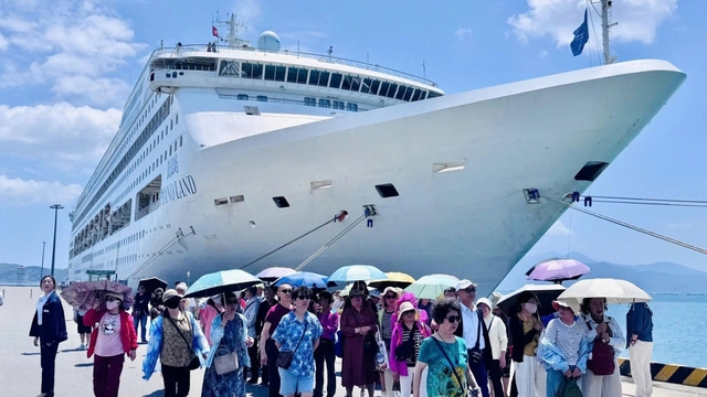 Khanh Hoa welcomes Piano Land cruise ship with 1,600 passengers