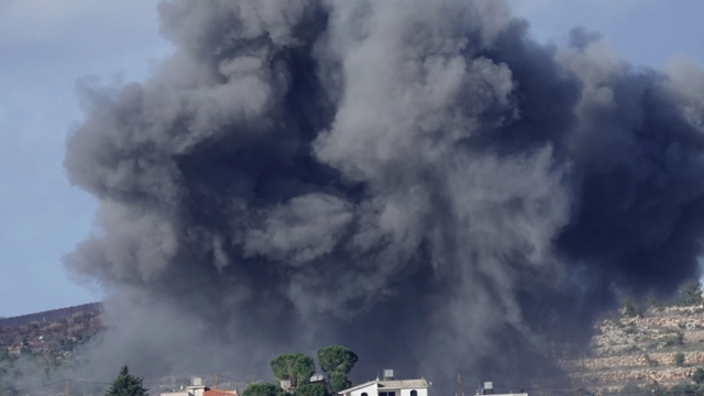 Toàn cảnh quốc tế sáng 19/3: Iran nã tên lửa mang đạn chùm vào Israel