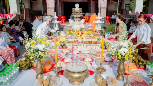 Kiều bào Thái Lan tri ân các anh hùng liệt sỹ