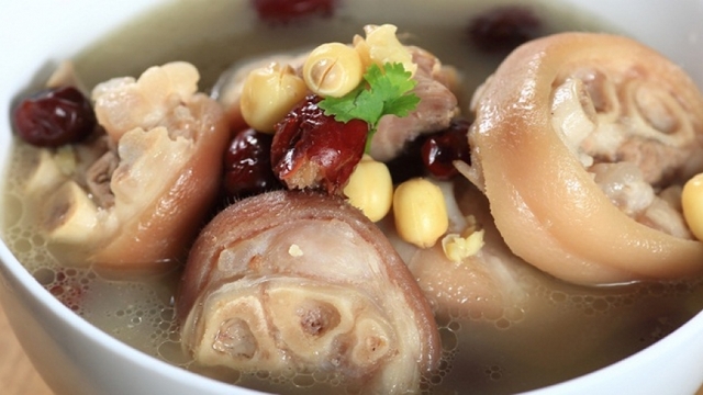 Móng giò lợn: Bổ dưỡng hay “bẫy” sức khỏe khi ăn sai cách?