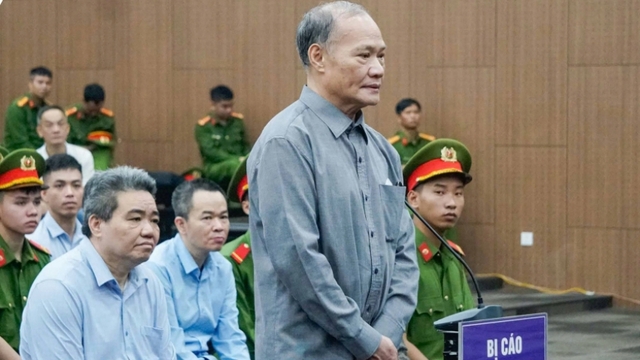 Nóng 24h ngày 31/3: Cựu cục phó nhận hối lộ bị xét xử vắng mặt
