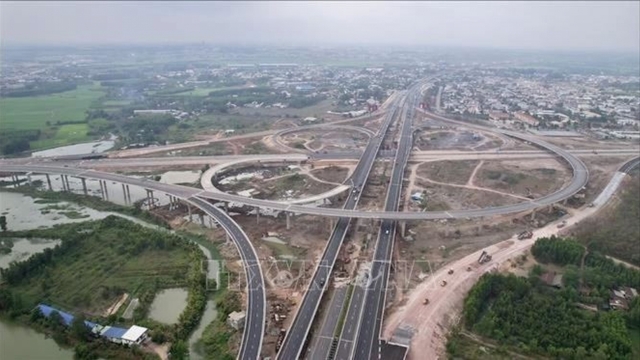 Over US$38 billion in public investment to fuel new growth momentum