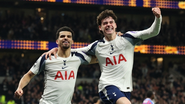 Cuộc đua trụ hạng ở Ngoại hạng Anh: Tottenham sẽ thoát hiểm?