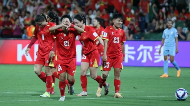 ĐT nữ Việt Nam 2-1 ĐT nữ Ấn Độ: Hanh thông nhờ Vạn Sự