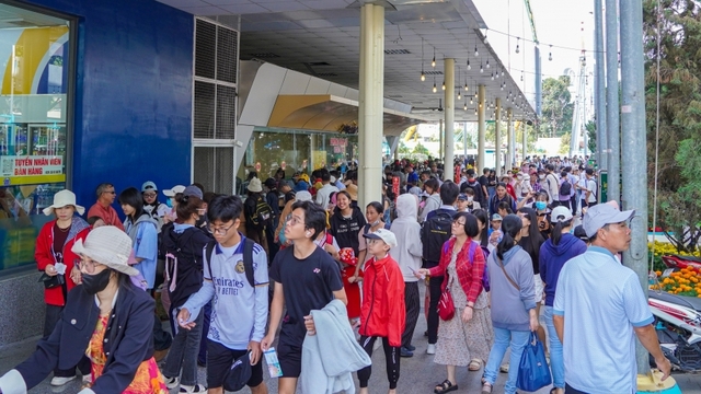 Phát triển kinh tế cuối tuần: Từ tích hợp dịch vụ đến chuyển đổi mô hình