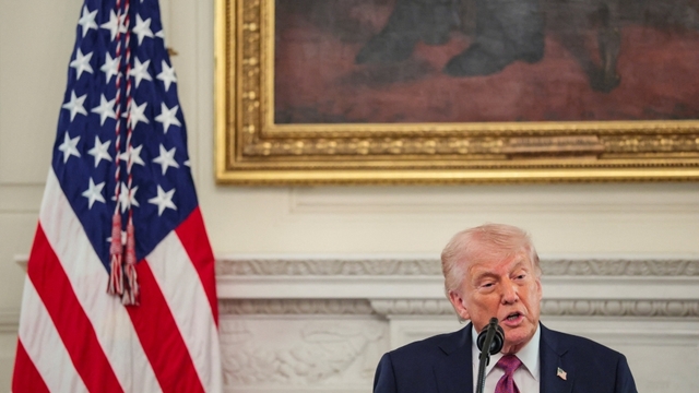 Tổng thống Trump nỗ lực tìm lối đi mới sau những bước lùi ngoại giao