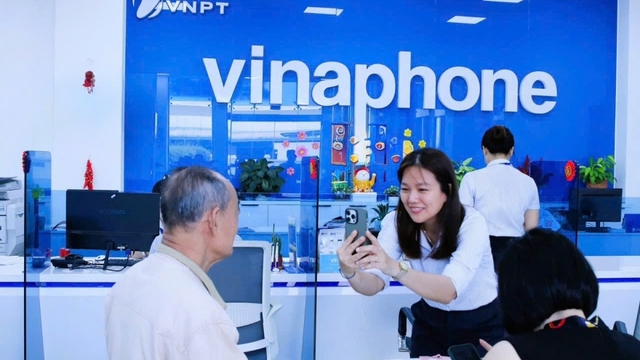 VinaPhone dốc toàn lực hỗ trợ người dân chuẩn hoá thông tin thuê bao di động