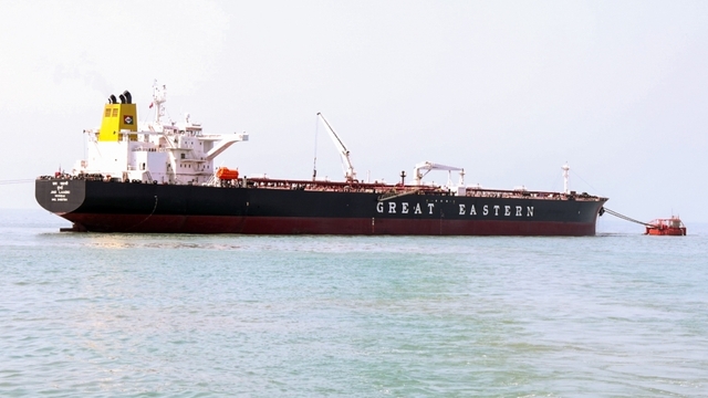 Ấn Độ đối mặt rủi ro nguồn cung khi Mỹ chấm dứt miễn trừ dầu Nga và Iran