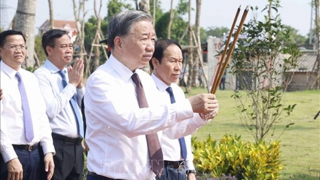 Tổng Bí thư, Chủ tịch nước dâng hương tưởng niệm Đại tướng Võ Nguyên Giáp