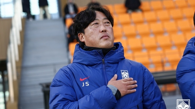 U17 Hàn Quốc kiệt sức khi chuẩn bị tranh vé World Cup với U17 Việt Nam