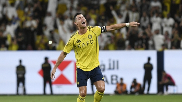 Ronaldo ghi cú đúp khi trở lại sau chấn thương