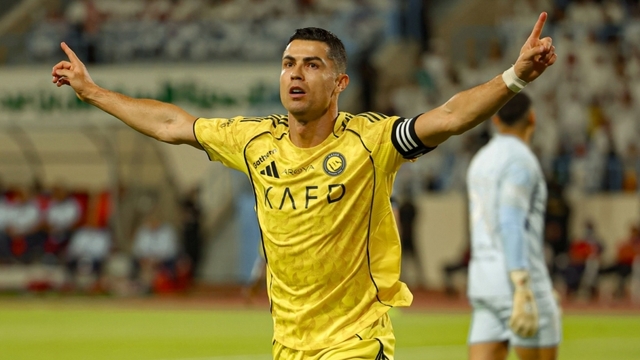 Cristiano Ronaldo tiếp tục ghi bàn, cán mốc 969 pha lập công trong sự nghiệp