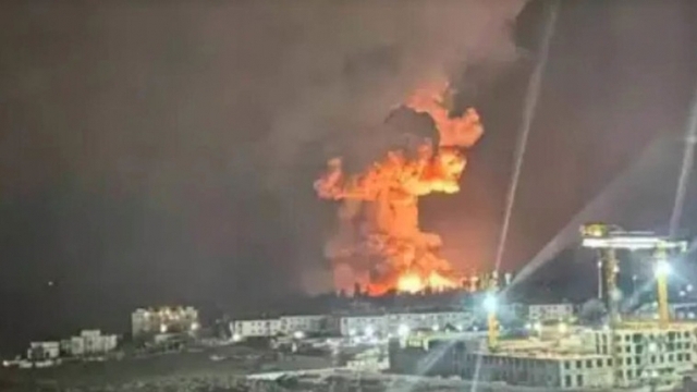 UAV Ukraine tấn công trung tâm trung chuyển dầu mỏ then chốt tại Nga