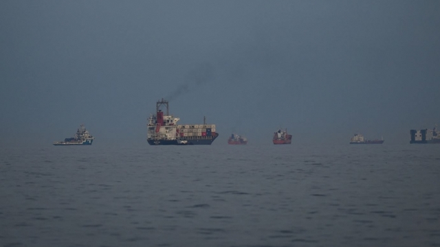 Iran tuyên bố sẽ mở eo biển Hormuz nếu được bồi thường thiệt hại do xung đột