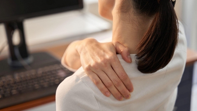 Đang bình thường bỗng đau vai kiểu này, cẩn thận ung thư gan