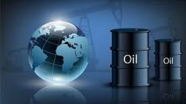 Giá xăng dầu hôm nay 25/4: Giá dầu Brent và WTI biến động trái chiều