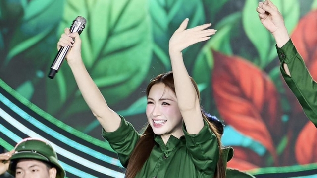 Sao Việt 29/4: Hòa Minzy, Steven Nguyễn chia sẻ khoảnh khắc tự hào